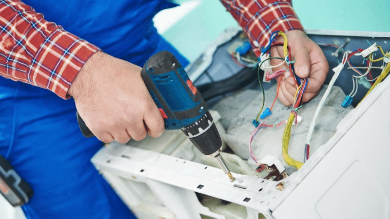 Ferizli Termoteknik Termoteknik çamaşır makinesi kart tamiri – Su almama arızası orijinal parça ile giderildi. - Teknik servis örneği